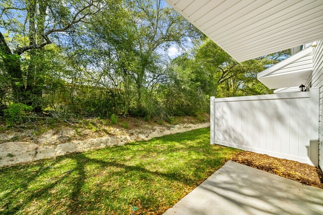 Building Photo - 51 S Main Deck Dr