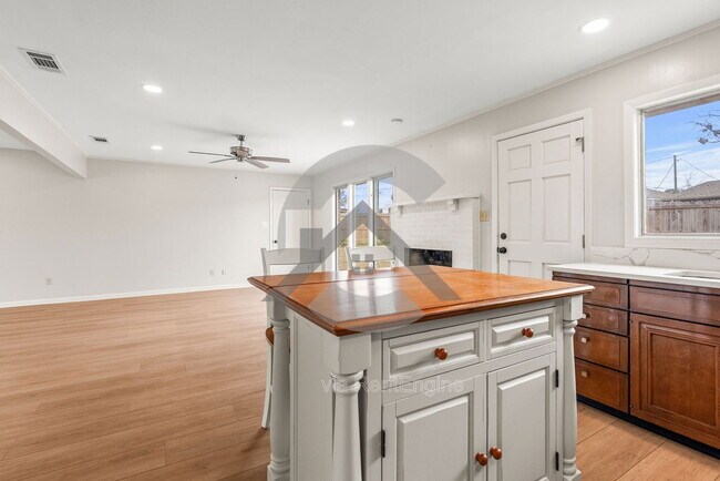 Building Photo - 9812 Coppersmith Ln