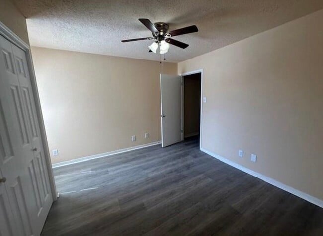 Building Photo - 5921 Arncliffe Dr