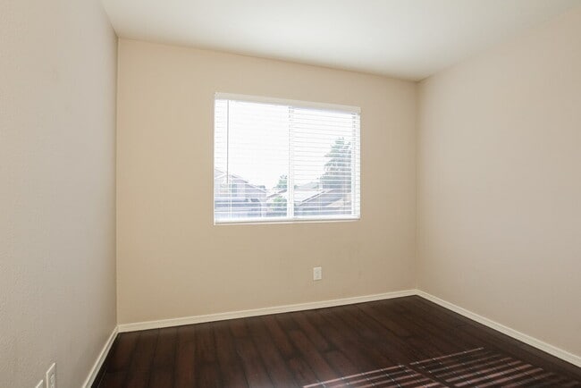 Building Photo - 116 W Monona Dr