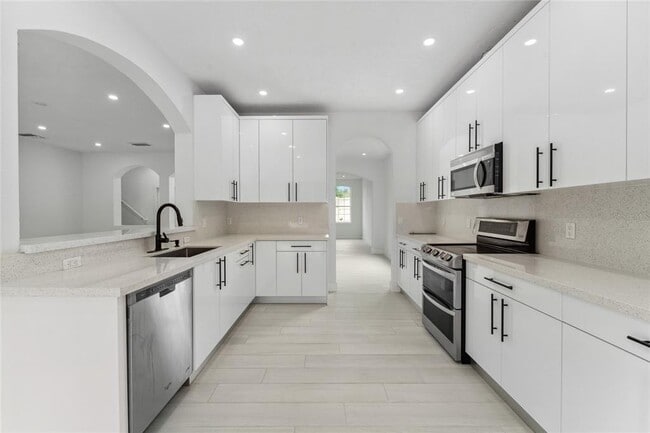 Building Photo - 9361 Monterey Bay Dr