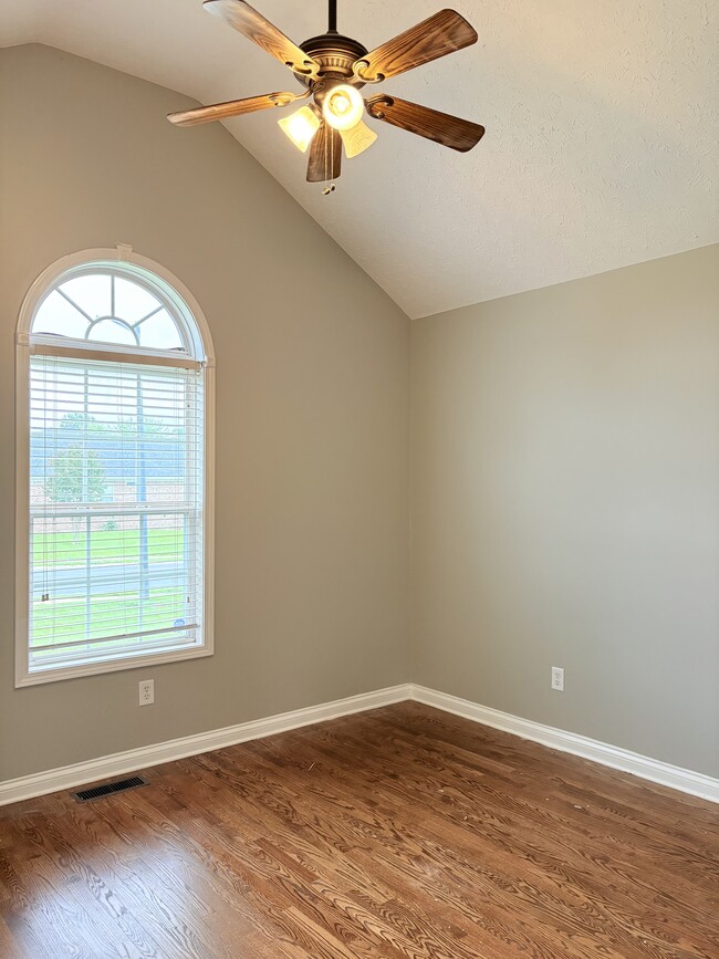 Building Photo - 3372 Fair Oaks Cir