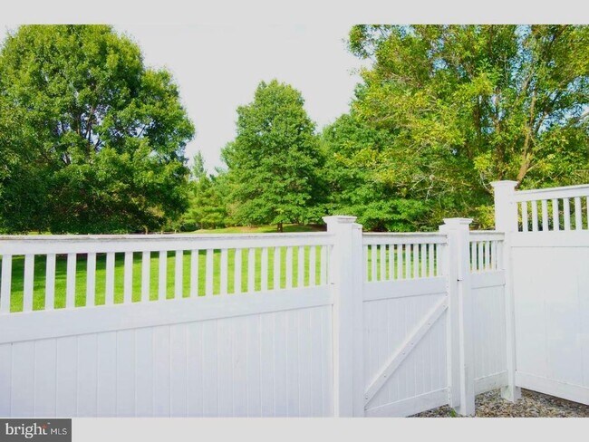 Building Photo - 162 Shrewsbury Ct