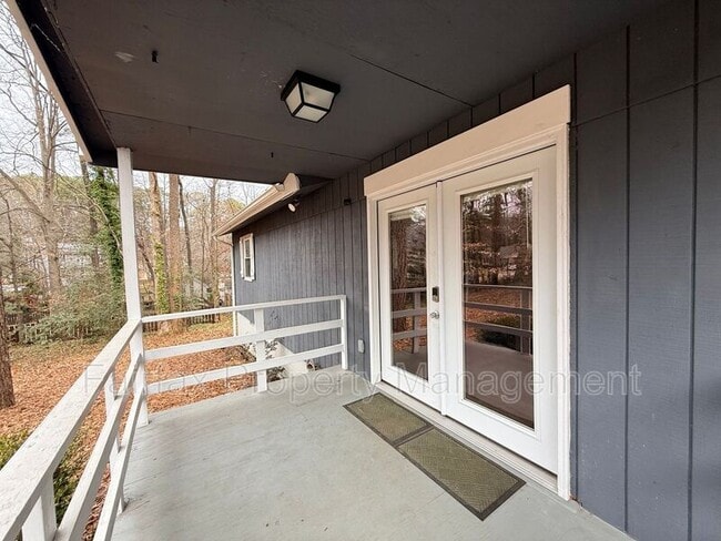 Building Photo - 6906 Baywood Dr