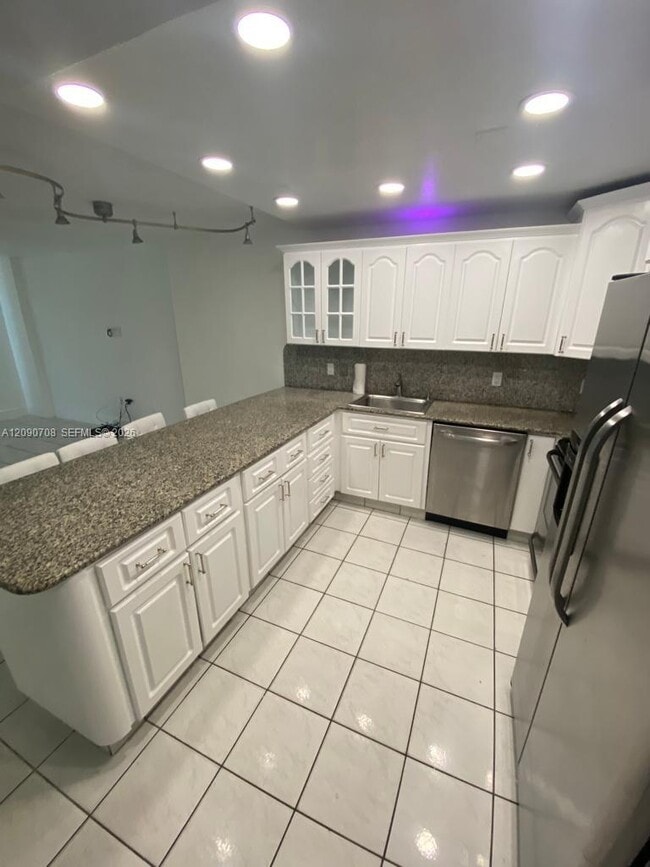 Building Photo - 401 Ocean Dr