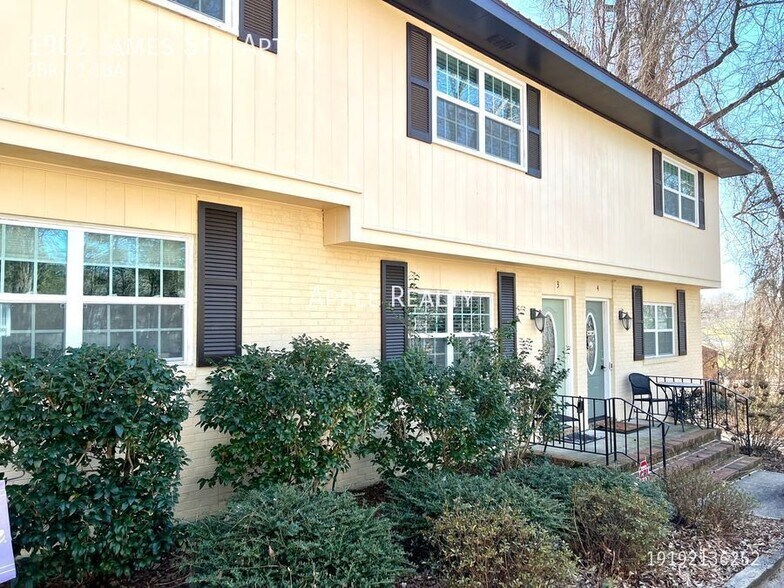 Primary Photo - 1902 James St