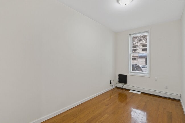 Building Photo - 15 Wayne St