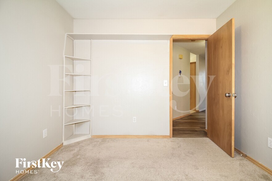 Building Photo - 732 Taber Ln