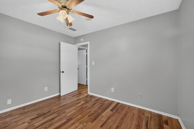 Building Photo - 4905 Annistown Rd