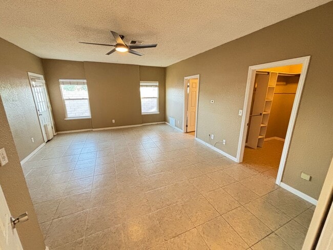 Building Photo - Stunning 3Bed/2Bath/2Car 1st Floor Condo with Private Yard, and Luxurious Amenities!