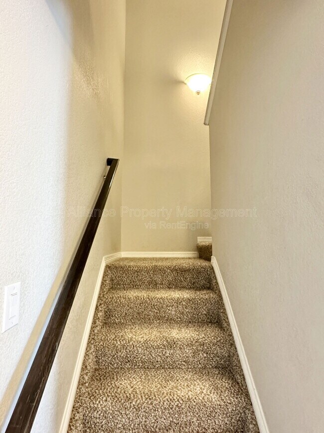 Building Photo - 6039 Jorie Rd