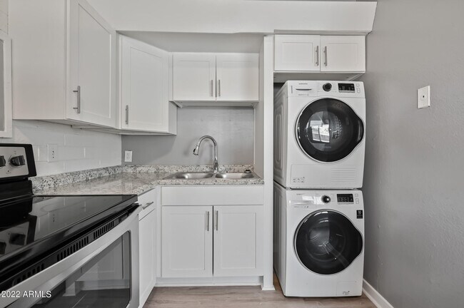 Building Photo - 4409 N 23rd Ave