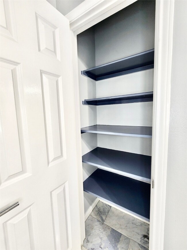 Building Photo - 32 Waugh Dr