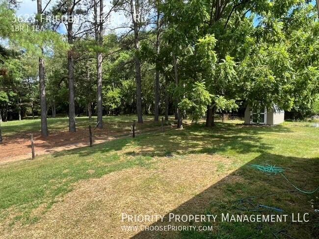 Building Photo - 1 Bedroom, 1 Bathroom Single Family Home, ...