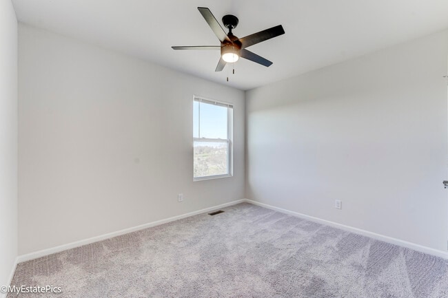 Building Photo - 2780 Riverview Ln
