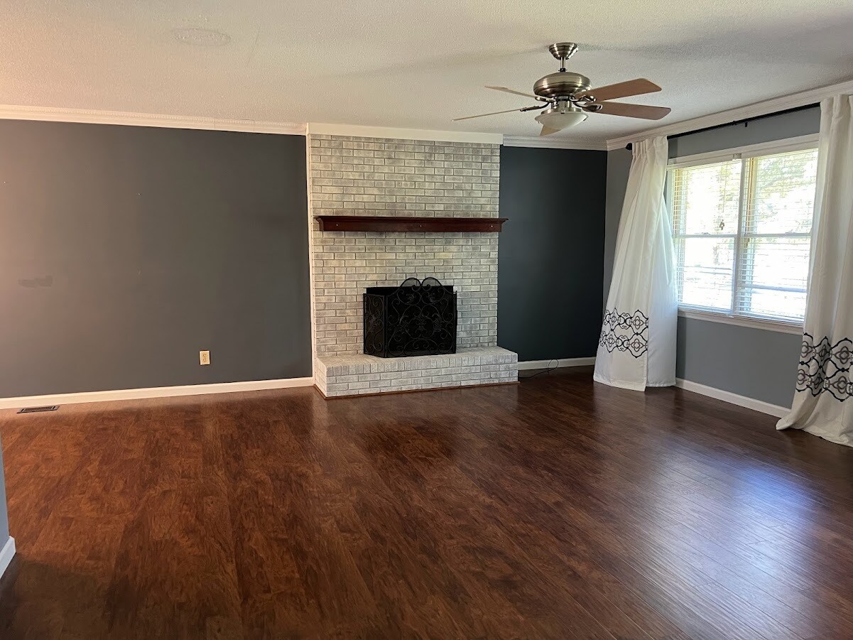 Building Photo - 100 Jackie Ave