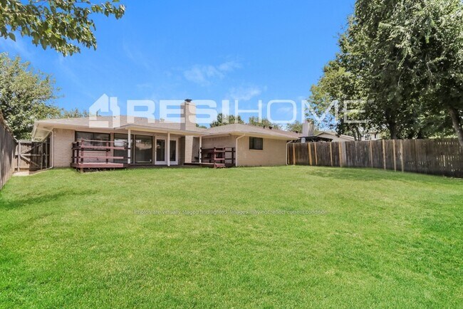 Building Photo - 2832 Lago Vista Loop