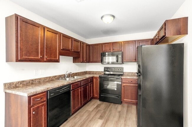 Building Photo - 1330 Benley St