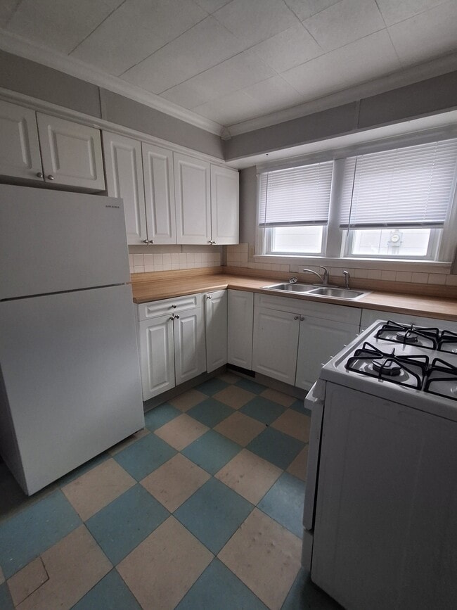 Building Photo - 1531 Johnson Ave