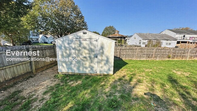 Building Photo - 1475 Pineland Ct
