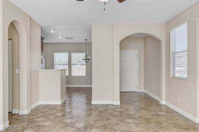 Building Photo - 494 Groft Way