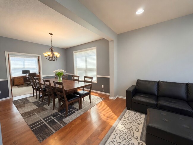 Building Photo - Rare executive rental in chanhassen! 5 beds no upgrade left behind!!!