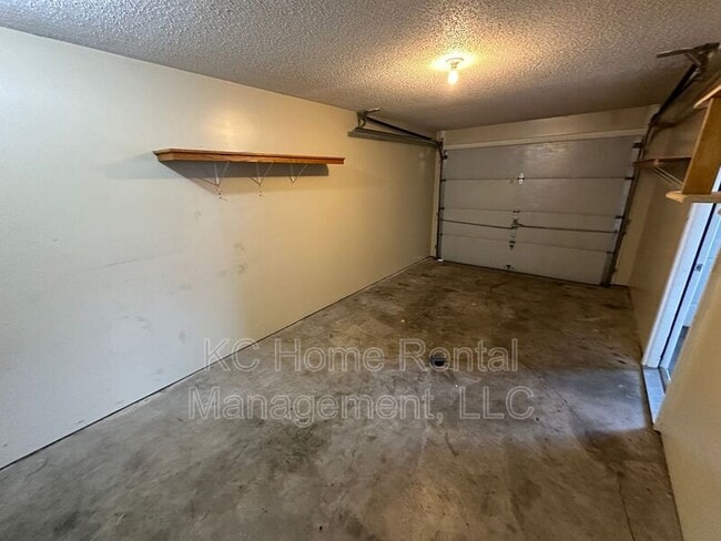 Building Photo - 506 A Skyvue Dr
