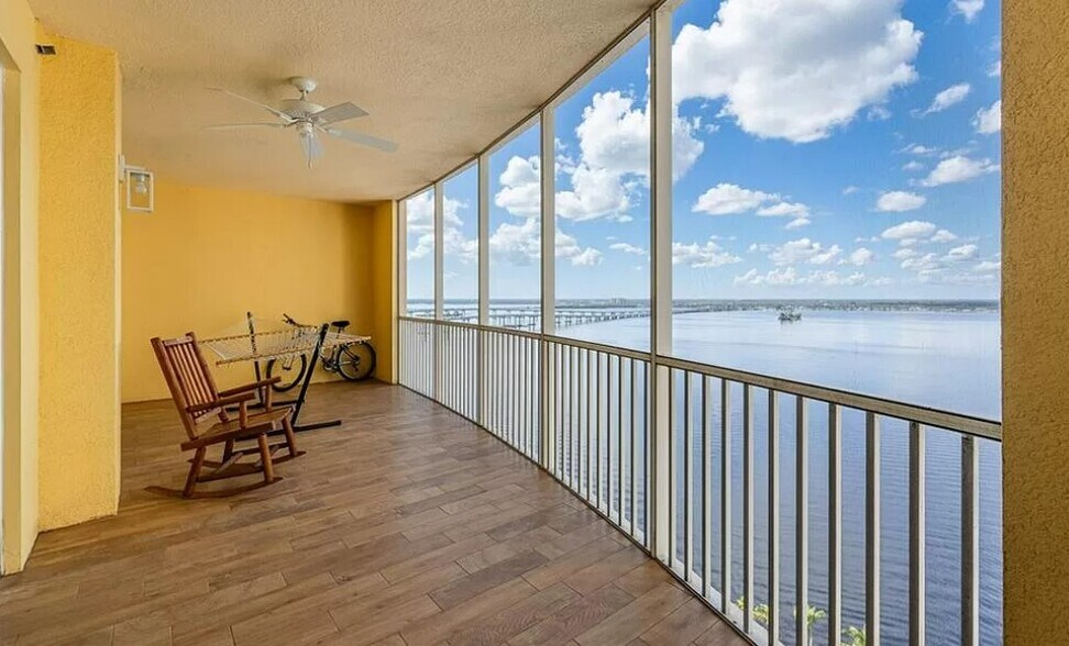 Building Photo - 2743 1st St