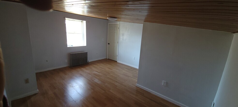 Building Photo - 99 Lark St