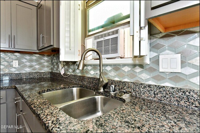 Building Photo - 224 Glenlivet Way