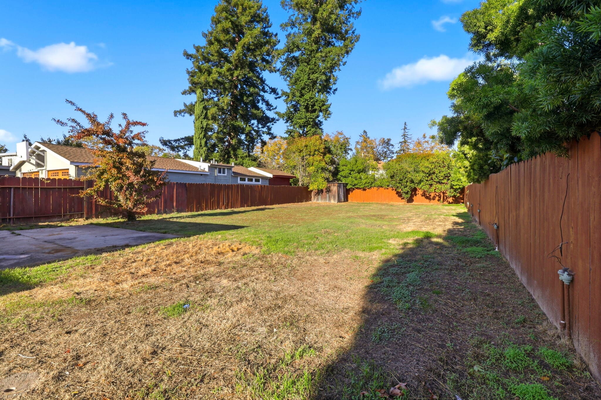 Building Photo - 740 Laurel Ave