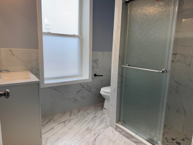 Building Photo - 155 Clifton Ave