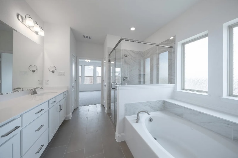 Building Photo - 2420 Bernham Dr