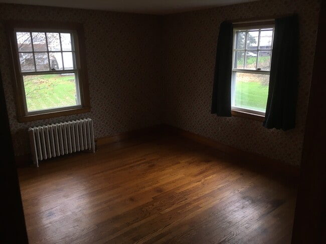 Building Photo - 750 Gilead St