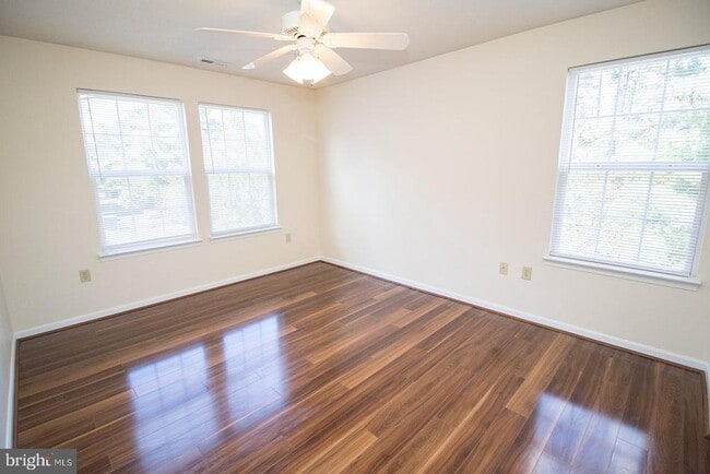 Building Photo - 45522 Westmeath Way