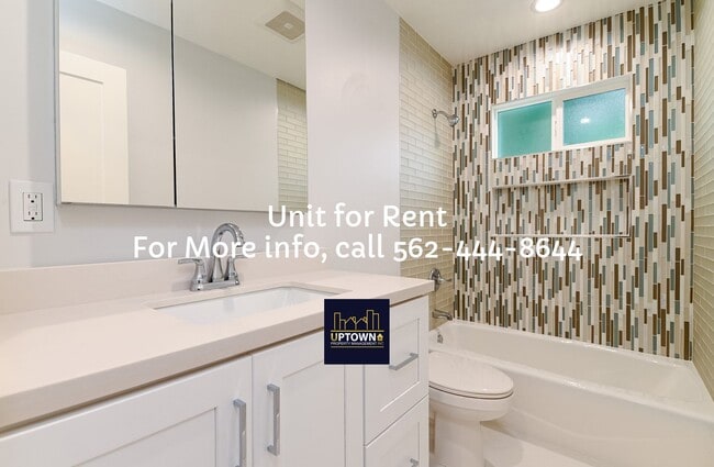 Building Photo - AVAILABLE - July 1 - HOUSE - 3 Bedrooms / 2 Baths - Long Beach