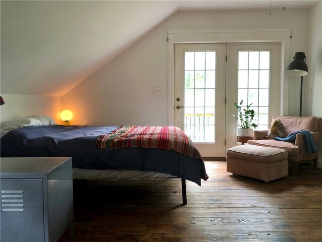 Building Photo - 511 Main St