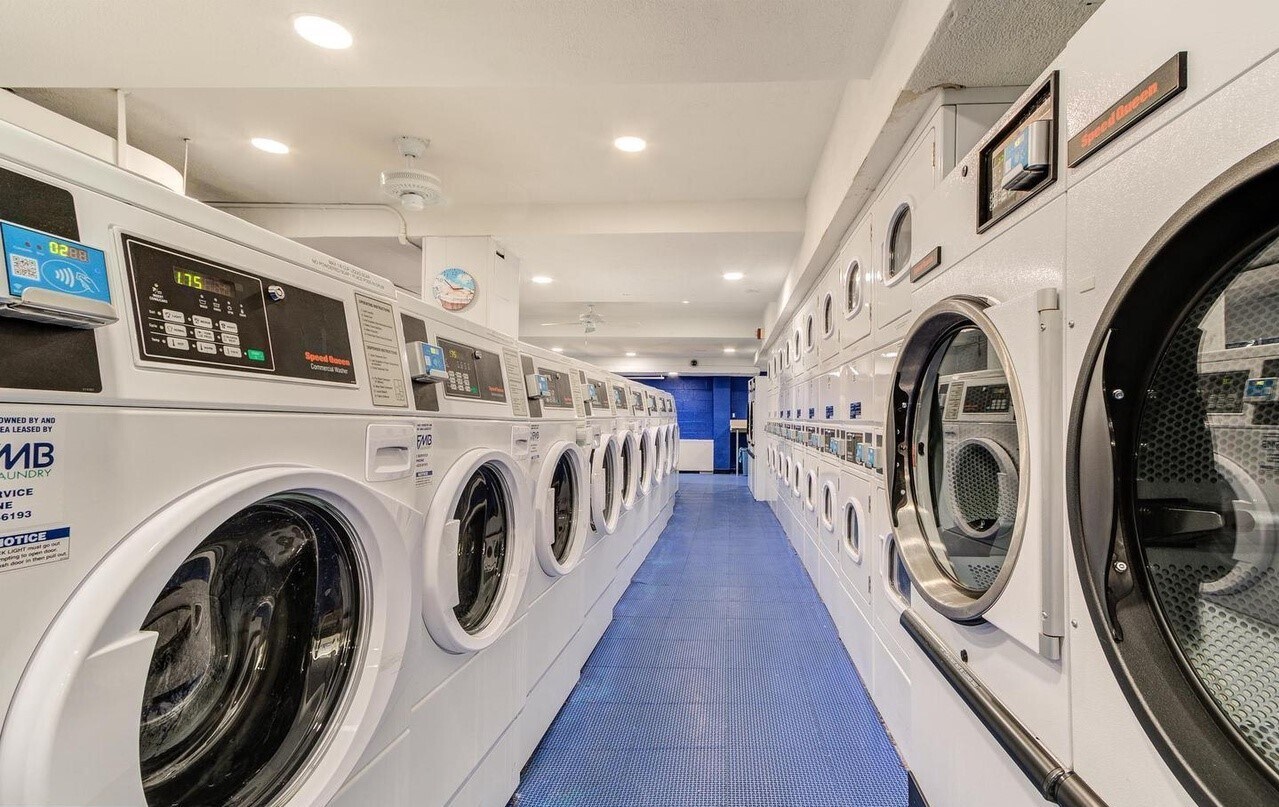 Building Photo - 10201 Grosvenor Pl