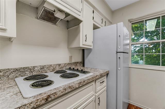 Building Photo - 2800 Shady Grove Dr