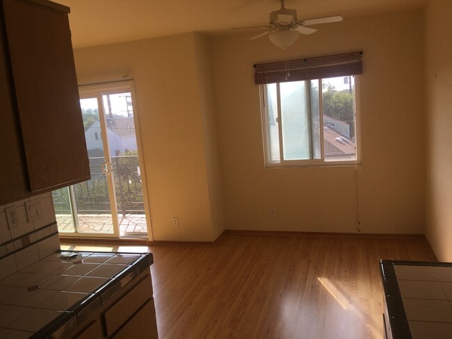 Sun filled - 2721 2nd St