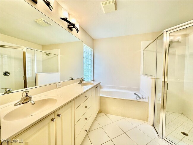 Building Photo - 2048 Painted Palm Dr