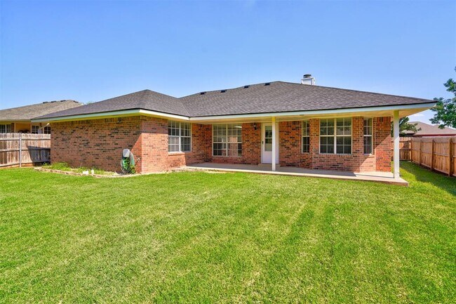 Building Photo - 1019 Dustin Dr