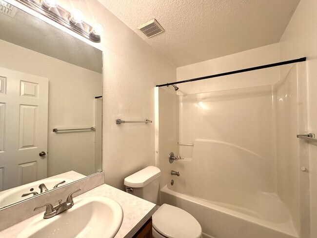 Building Photo - 1648 Dunlap Dr