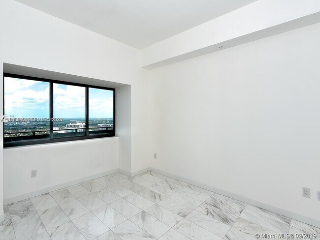 Building Photo - 480 NE 31st St