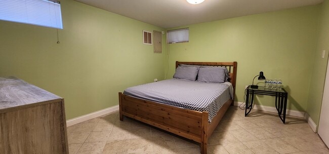 Building Photo - 1831 S Cumberland Ave