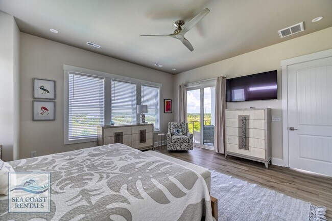 Building Photo - OFF-SEASON MONTHLY RENTAL - IT'S A BIG DILL!!