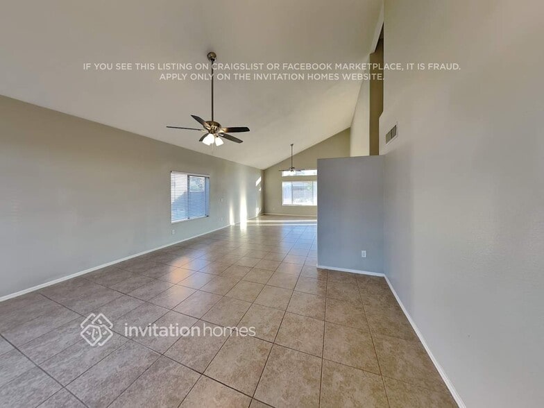 Building Photo - 15917 W Cottonwood St