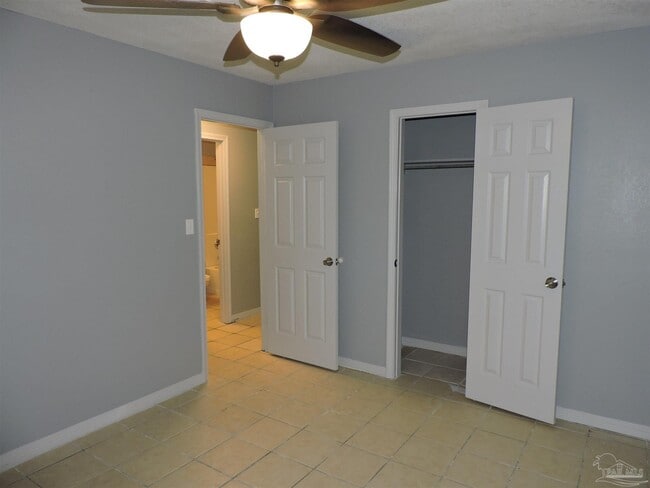 Building Photo - 5084 Yacht Harbor Dr