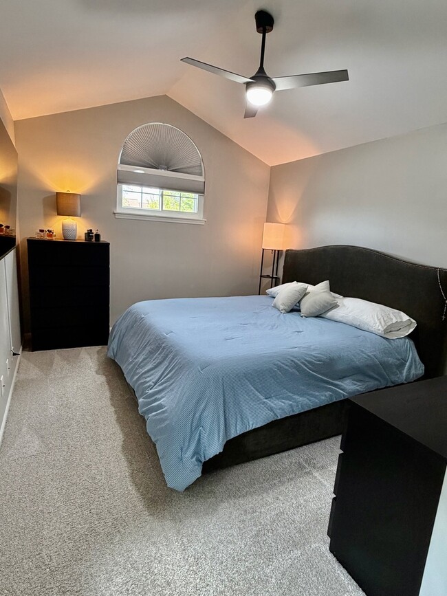Building Photo - 1353 Ridgefield Cir