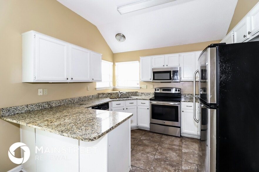 Building Photo - 6452 Valley Oak Dr